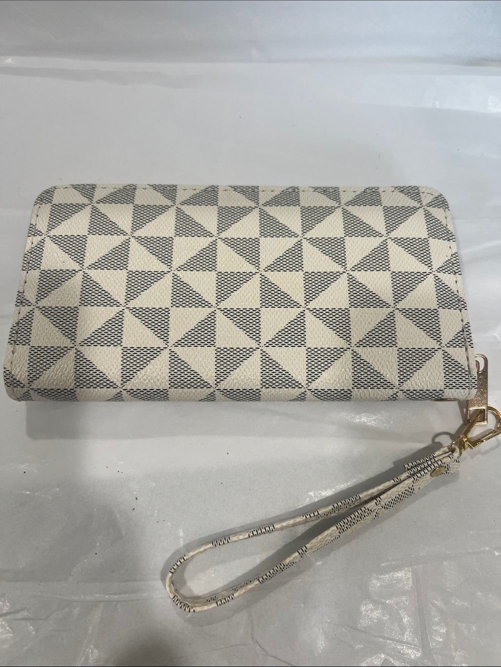 Classic Geometric Wristlet Clutch in Cream and Gray